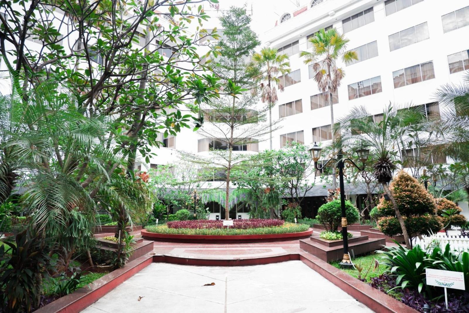 Mercure Jakarta Batavia Jacarta Exterior foto